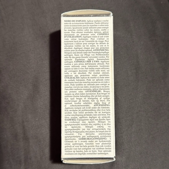 ***NEW IN BOX*** Kiehl’s Clearly Corrective Dark Spot Solution - Picture 3 of 4